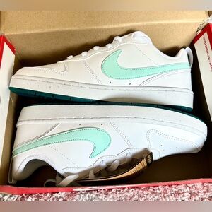 Nike Court Borough Low Recraft White/Jade Ice-Geode Teal 7Y Fit Like Woman’s 8.5